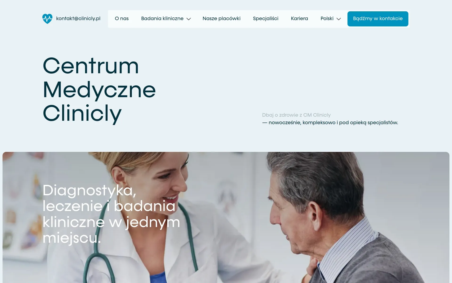 Przewijanie strony głównej clinicly.eu na komputerze