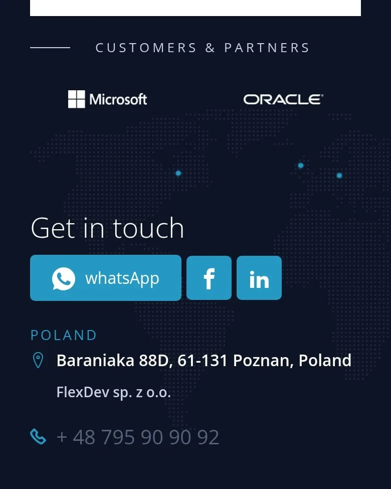Sekcja „Get in touch” z danymi firmy na telefonie