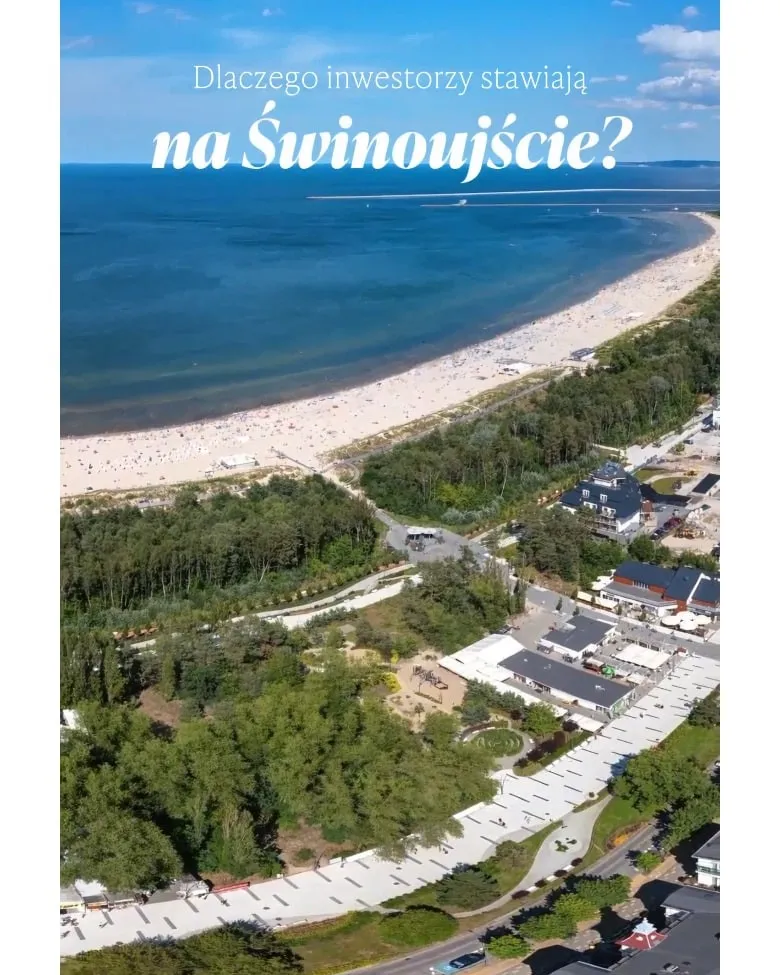 Sekcja „Dlaczego inwestorzy stawiają na Świnoujście?” ze zdjęciem plaży na telefonie