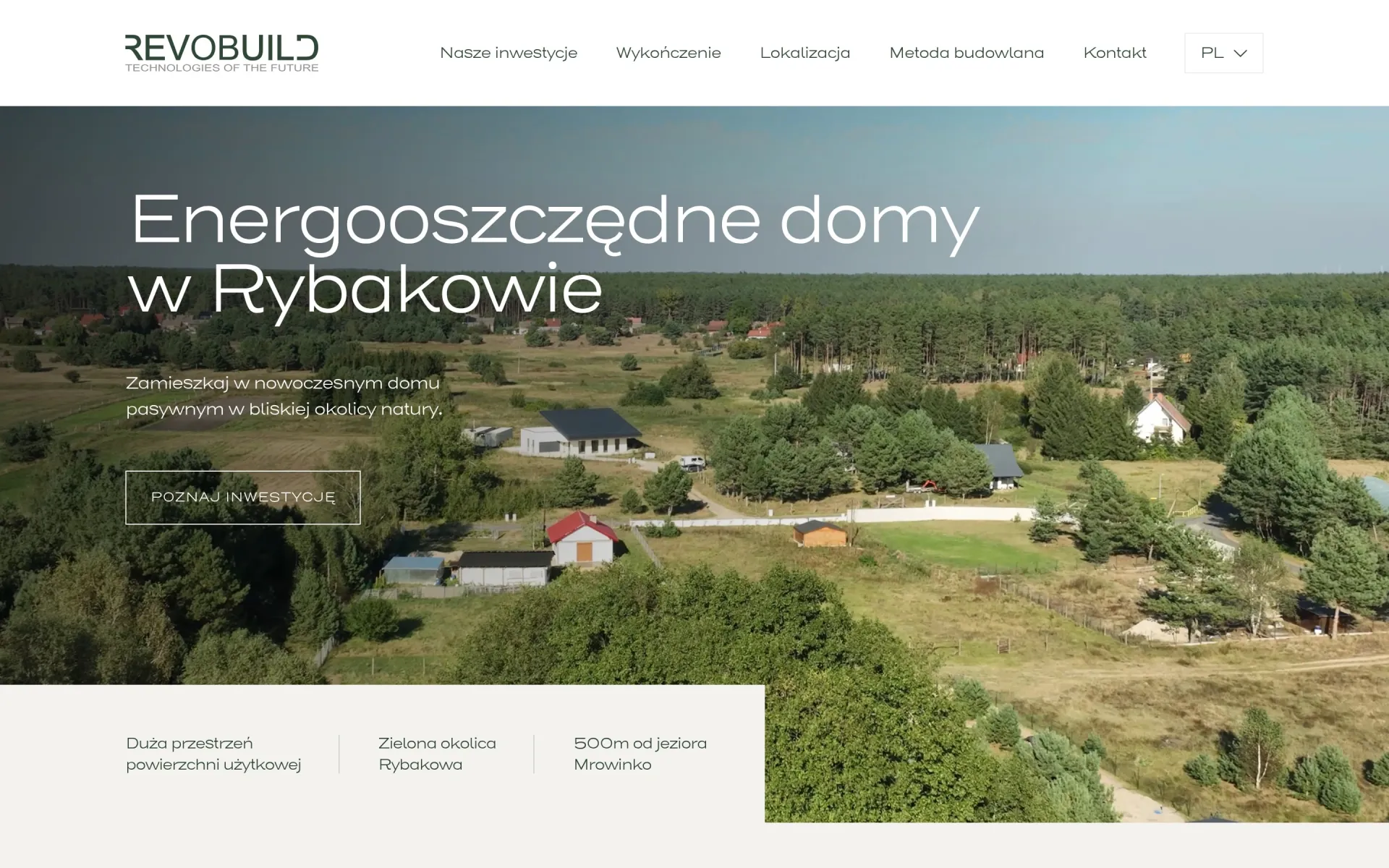 Przewijanie strony głównej revobuild.com na komputerze